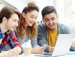 Thảo luận nhóm tại lớp học Uspeak