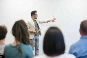 Học cách phát âm chuẩn với các video tiếng Anh có phí